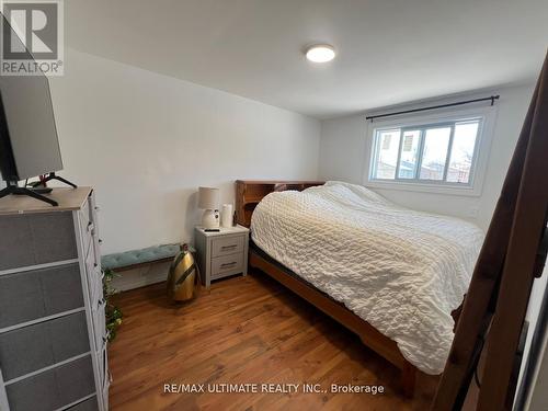 102 Mowat Crescent, Barrie, ON - Indoor Photo Showing Bedroom