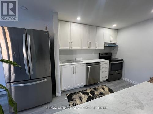 102 Mowat Crescent, Barrie, ON - Indoor Photo Showing Kitchen With Stainless Steel Kitchen