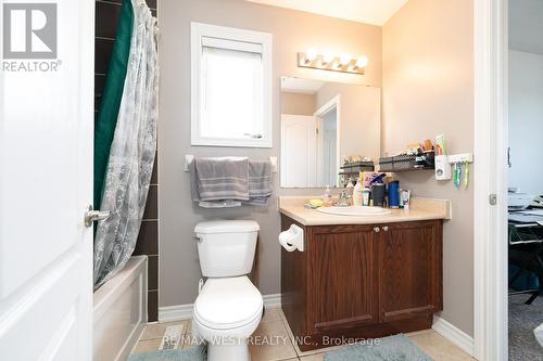 57 - 25 Southwoods Crescent, Barrie, ON - Indoor Photo Showing Bathroom