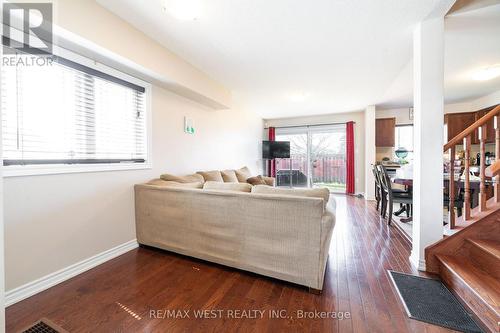 57 - 25 Southwoods Crescent, Barrie, ON - Indoor Photo Showing Living Room