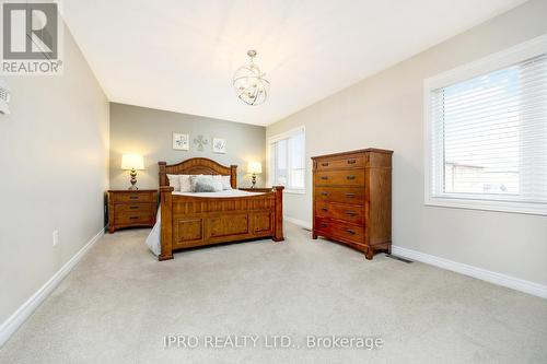 537 Grant Way, Milton, ON - Indoor Photo Showing Bedroom