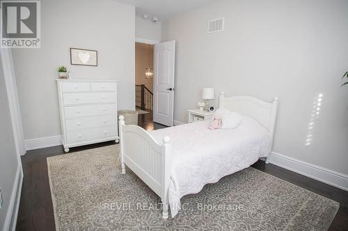 22 Wilmot Road, Brantford, ON - Indoor Photo Showing Bedroom