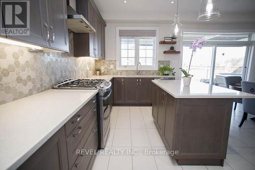 22 Wilmot Road, Brantford, ON - Indoor Photo Showing Kitchen With Upgraded Kitchen