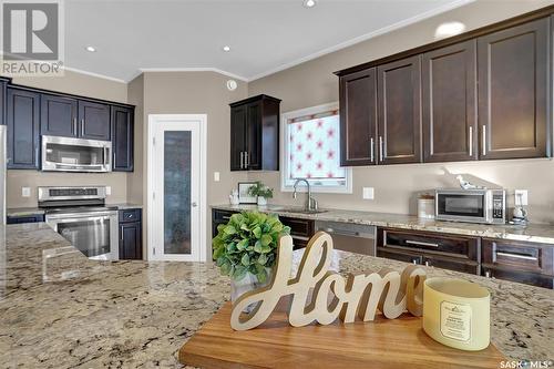 3 Iron Bridge Terrace, Moose Jaw, SK - Indoor Photo Showing Kitchen With Upgraded Kitchen