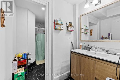 32 Talbot Street S, Norfolk (Simcoe), ON - Indoor Photo Showing Bathroom