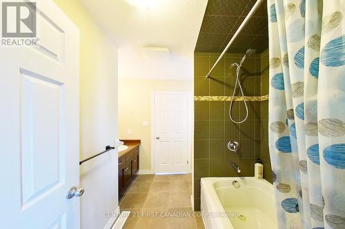 479 Blackacres Boulevard, London, ON - Indoor Photo Showing Bathroom