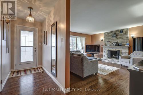 157 Victoria Street N, Woodstock (Woodstock - North), ON - Indoor Photo Showing Living Room With Fireplace