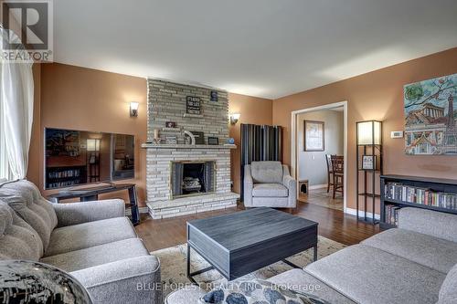 157 Victoria Street N, Woodstock (Woodstock - North), ON - Indoor Photo Showing Living Room With Fireplace