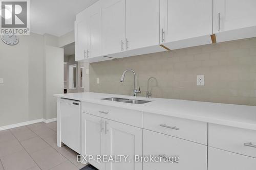 36 Greenboro Crescent, Ottawa, ON - Indoor Photo Showing Kitchen With Double Sink