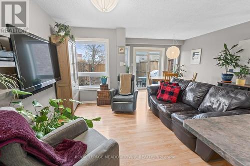 17 Emslie Street, Halton Hills, ON - Indoor Photo Showing Living Room