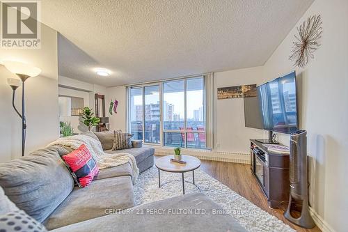 1109 - 1250 Bridletowne Circle, Toronto, ON - Indoor Photo Showing Living Room