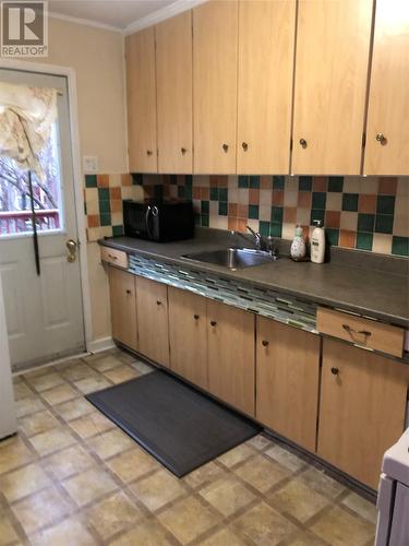 16 Appledore Place, St. John'S, NL - Indoor Photo Showing Kitchen