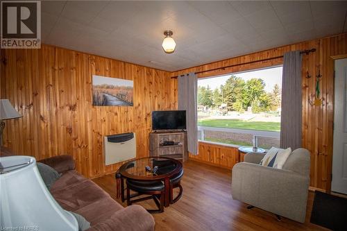 152 Promised Land Road, Nipissing, ON - Indoor Photo Showing Living Room