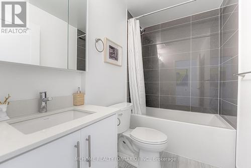 609 - 95 Oneida Crescent, Richmond Hill, ON - Indoor Photo Showing Bathroom