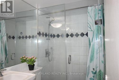 3104 - 40 Homewood Avenue, Toronto, ON - Indoor Photo Showing Bathroom