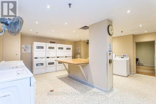 3104 - 40 Homewood Avenue, Toronto, ON - Indoor Photo Showing Laundry Room