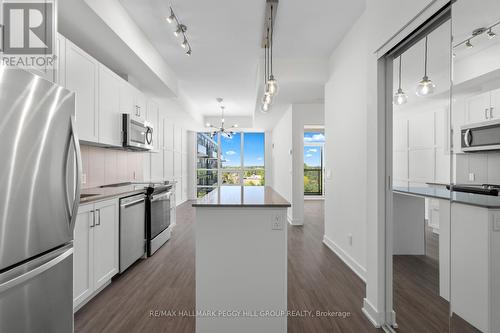 502 - 681 Yonge Street, Barrie, ON - Indoor Photo Showing Kitchen With Stainless Steel Kitchen With Upgraded Kitchen