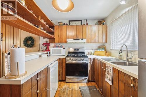 171 Old Ancaster Road, Hamilton, ON - Indoor Photo Showing Kitchen With Double Sink