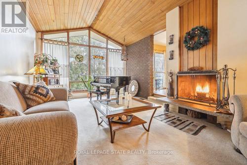 171 Old Ancaster Road, Hamilton, ON - Indoor Photo Showing Living Room With Fireplace