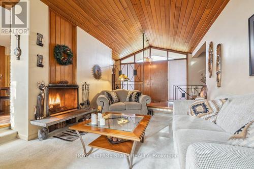 171 Old Ancaster Road, Hamilton, ON - Indoor Photo Showing Living Room