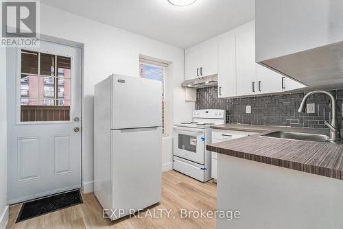 1 - 448 Cambridge Street S, Ottawa, ON - Indoor Photo Showing Kitchen