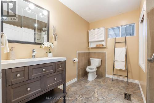 29 Southdale Drive, St. Catharines (442 - Vine/Linwell), ON - Indoor Photo Showing Bathroom