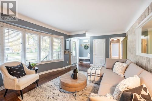 29 Southdale Drive, St. Catharines (442 - Vine/Linwell), ON - Indoor Photo Showing Living Room