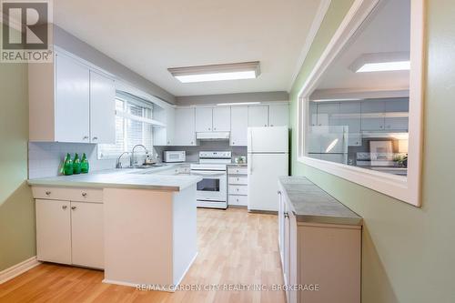 29 Southdale Drive, St. Catharines (442 - Vine/Linwell), ON - Indoor Photo Showing Kitchen