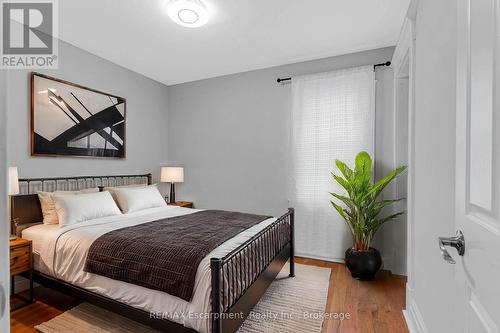 253 Russell Avenue, St. Catharines (451 - Downtown), ON - Indoor Photo Showing Bedroom