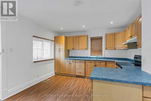 253 Russell Avenue, St. Catharines (451 - Downtown), ON - Indoor Photo Showing Kitchen