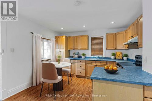 253 Russell Avenue, St. Catharines (451 - Downtown), ON - Indoor Photo Showing Kitchen