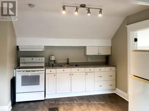 253 Russell Avenue, St. Catharines (451 - Downtown), ON - Indoor Photo Showing Kitchen