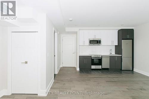 409 - 11 Walmer Street, Toronto, ON - Indoor Photo Showing Other Room