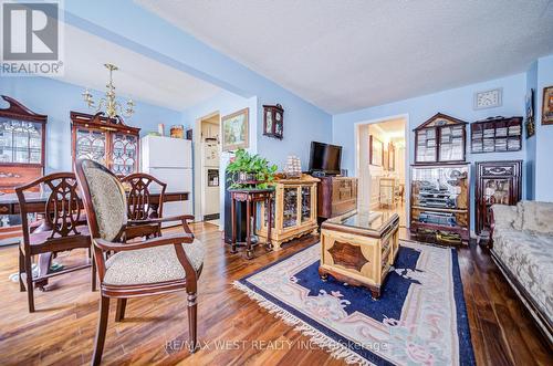 18 - 7475 Goreway Drive, Mississauga, ON - Indoor Photo Showing Living Room