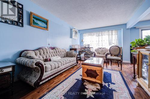 18 - 7475 Goreway Drive, Mississauga, ON - Indoor Photo Showing Living Room