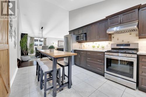 5817 Ironwood Street, Niagara Falls, ON - Indoor Photo Showing Kitchen