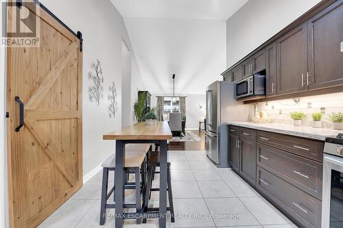 5817 Ironwood Street, Niagara Falls, ON - Indoor Photo Showing Kitchen