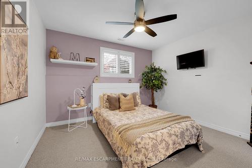 5817 Ironwood Street, Niagara Falls, ON - Indoor Photo Showing Bedroom