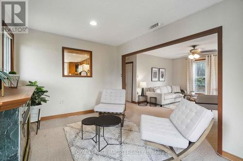 229 Main Street W, Grimsby, ON - Indoor Photo Showing Living Room