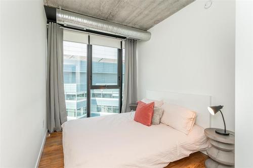 710 311 Hargrave Street, Winnipeg, MB - Indoor Photo Showing Bedroom