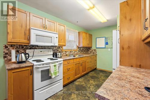 26 Highside Road, Quinte West, ON - Indoor Photo Showing Kitchen