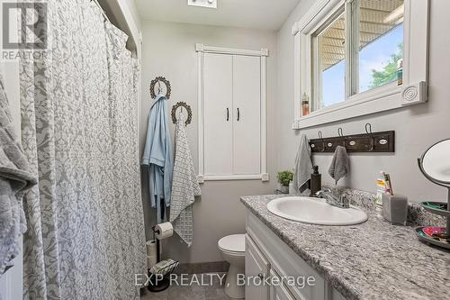 1037 Kernohan Farm Trail, Minden Hills, ON - Indoor Photo Showing Bathroom