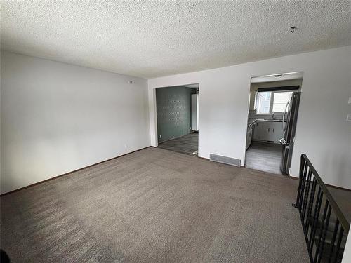 518 Goodale Drive, Portage La Prairie, MB - Indoor Photo Showing Other Room