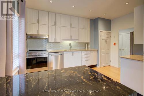 102 - 1000 King Street W, Kingston (Central City West), ON - Indoor Photo Showing Kitchen