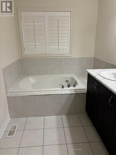 6 Kempsford Crescent, Brampton, ON - Indoor Photo Showing Bathroom