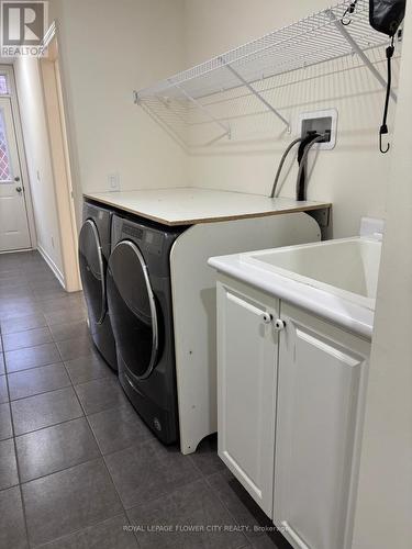 6 Kempsford Crescent, Brampton, ON - Indoor Photo Showing Laundry Room