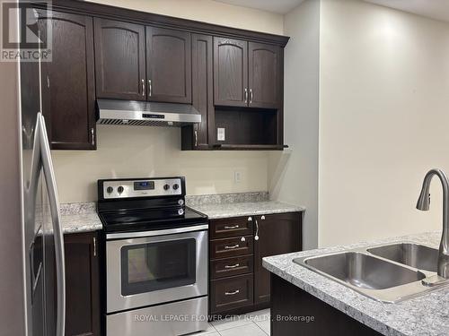 6 Kempsford Crescent, Brampton, ON - Indoor Photo Showing Kitchen With Double Sink