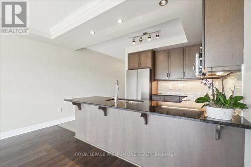 301 - 150 Wellington Street E, Guelph, ON - Indoor Photo Showing Kitchen