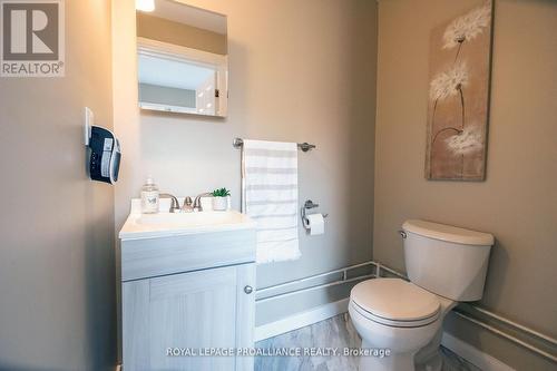 16 Charlotte Street, Quinte West, ON - Indoor Photo Showing Bathroom