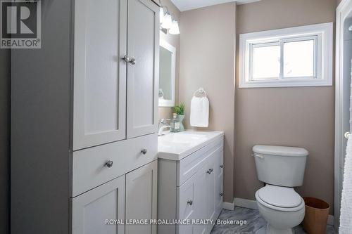 16 Charlotte Street, Quinte West, ON - Indoor Photo Showing Bathroom